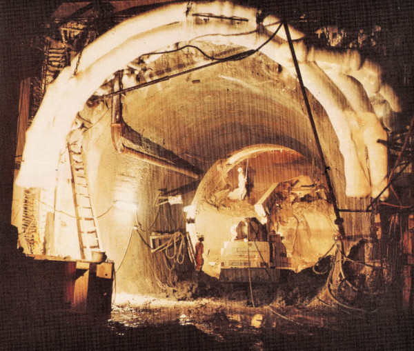 Ausbau der Tunnelstrecke zw. Langer Laube und Christuskirche - Quelle Stadtbahn Hannover-Linie C-Nord - 
LHH U-Bahn Bauamt aus 1993